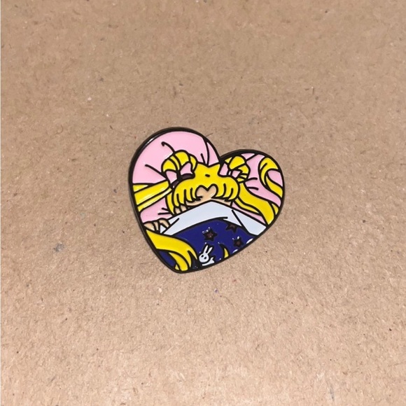 Sleeping Sailor Moon Pin - Picture 2 of 3